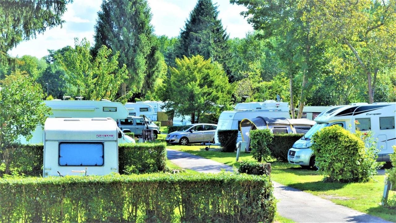 Camping Paris Beau Village Villiers-sur-Orge Exterior photo
